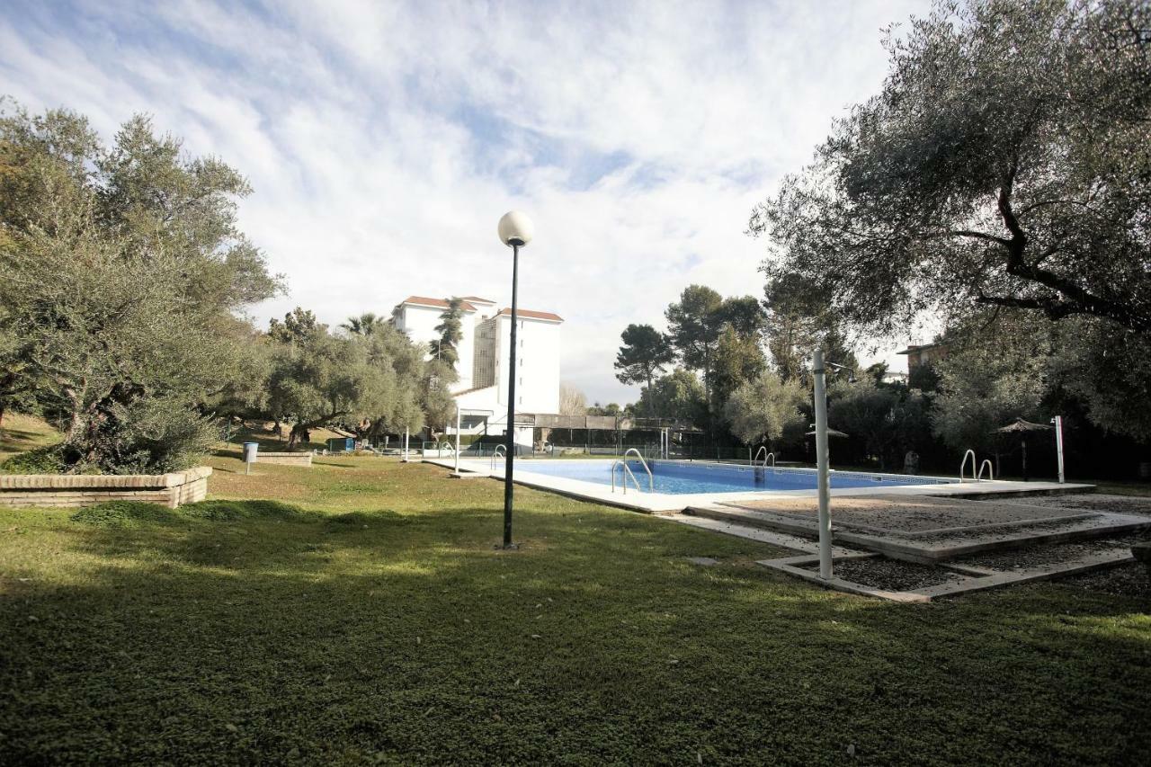 Bonito Apart. Con Parking Y Piscina Mairena del Aljarafe Exterior foto